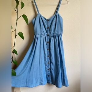 Old Navy denim like dress with buttons